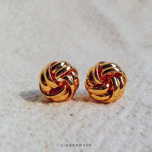 关山月手作 秋冬毛线球耳钉！黄铜镀18k金亮面925纯银耳针缠绕环