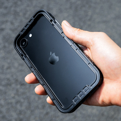 iPhone16e/17e散热减重防摔壳