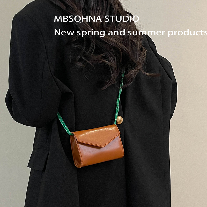 MBSQHNA时尚迷你口红包包女2025新款洋气斜挎耳机包高级感小方包