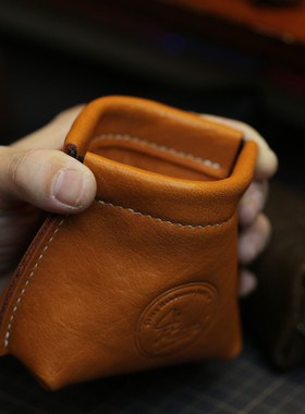 岚屿出品MBOX风格植鞣牛皮文玩包新款高档自动弹片闭合首饰零钱