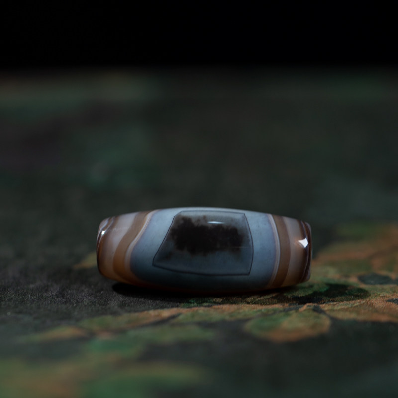 天然蓝沁缠丝玛瑙象形天圆地方勒子日月同辉天珠锁骨链包挂吊坠