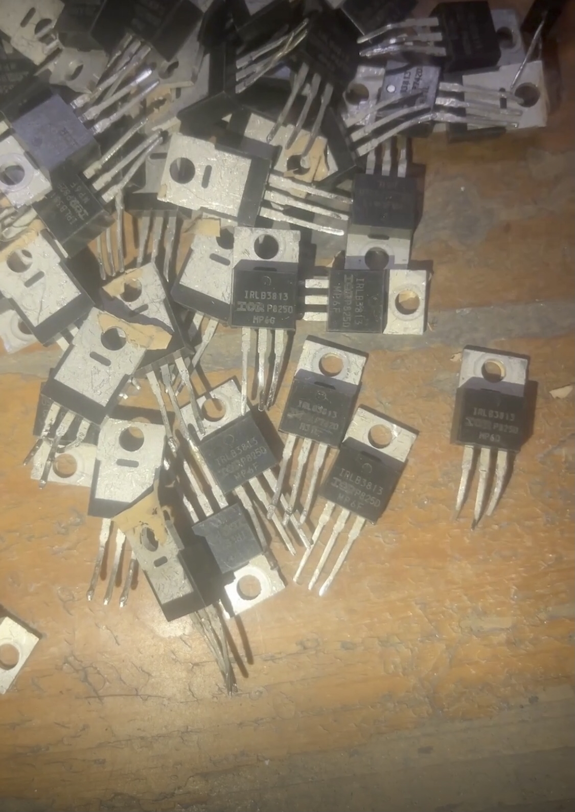IRLB3813 260A30V 原装进口拆机场效应管 测好发货 大芯片