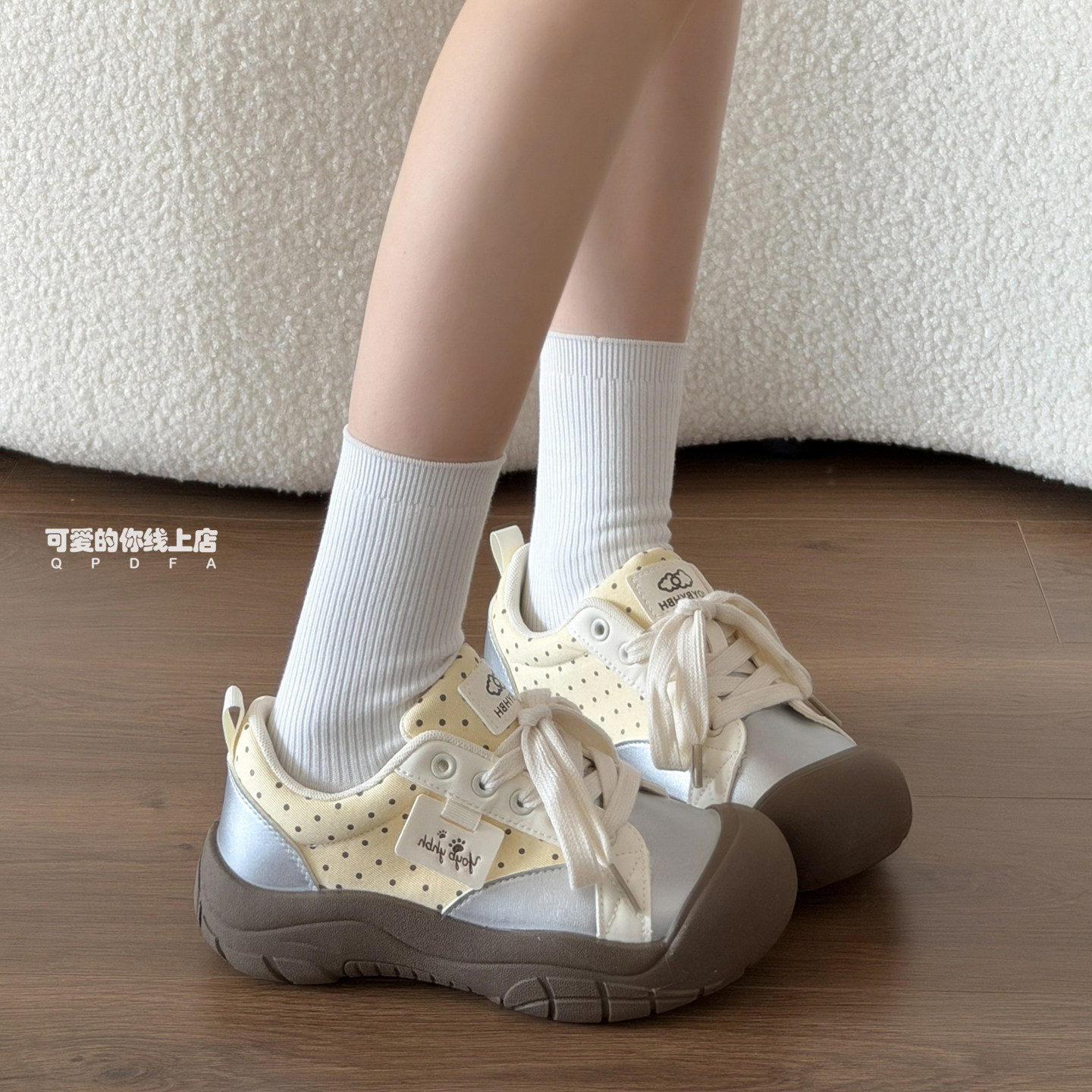 可爱的你2026年超火小白鞋厚底增高夏季德训鞋子女鞋百搭帆布板鞋图片