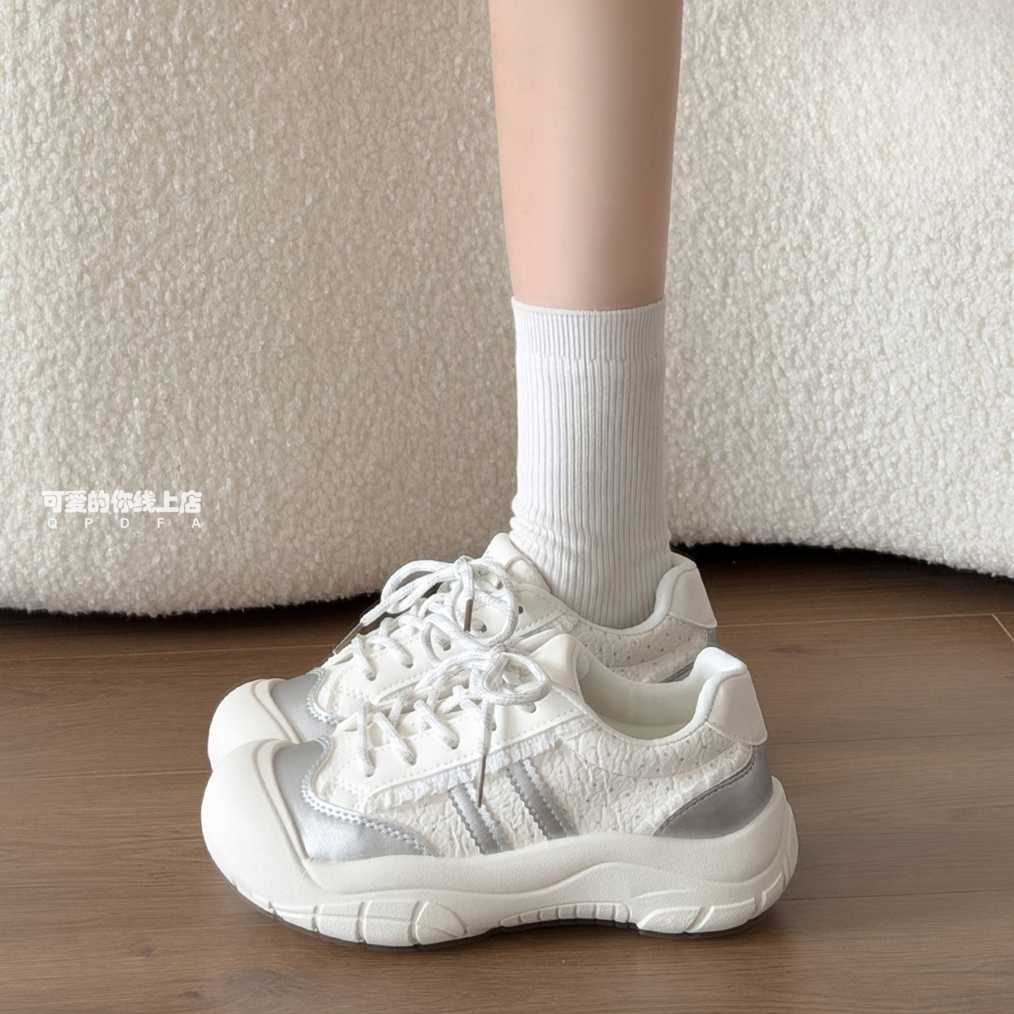 丑萌大头厚底小白鞋女2026秋新图片