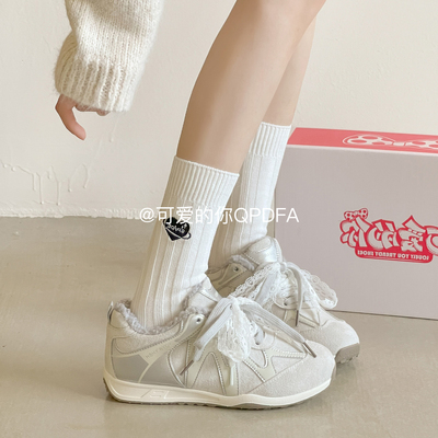 可爱的你保暖加绒板鞋女款2025新款冬季厚底小白鞋二棉鞋休闲鞋子