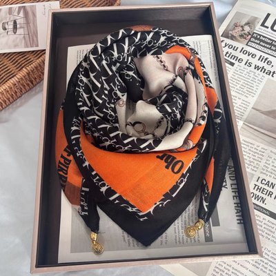 2025新款磁吸护颈小围巾秋冬方巾女款三角丝巾披肩高级感防风围脖