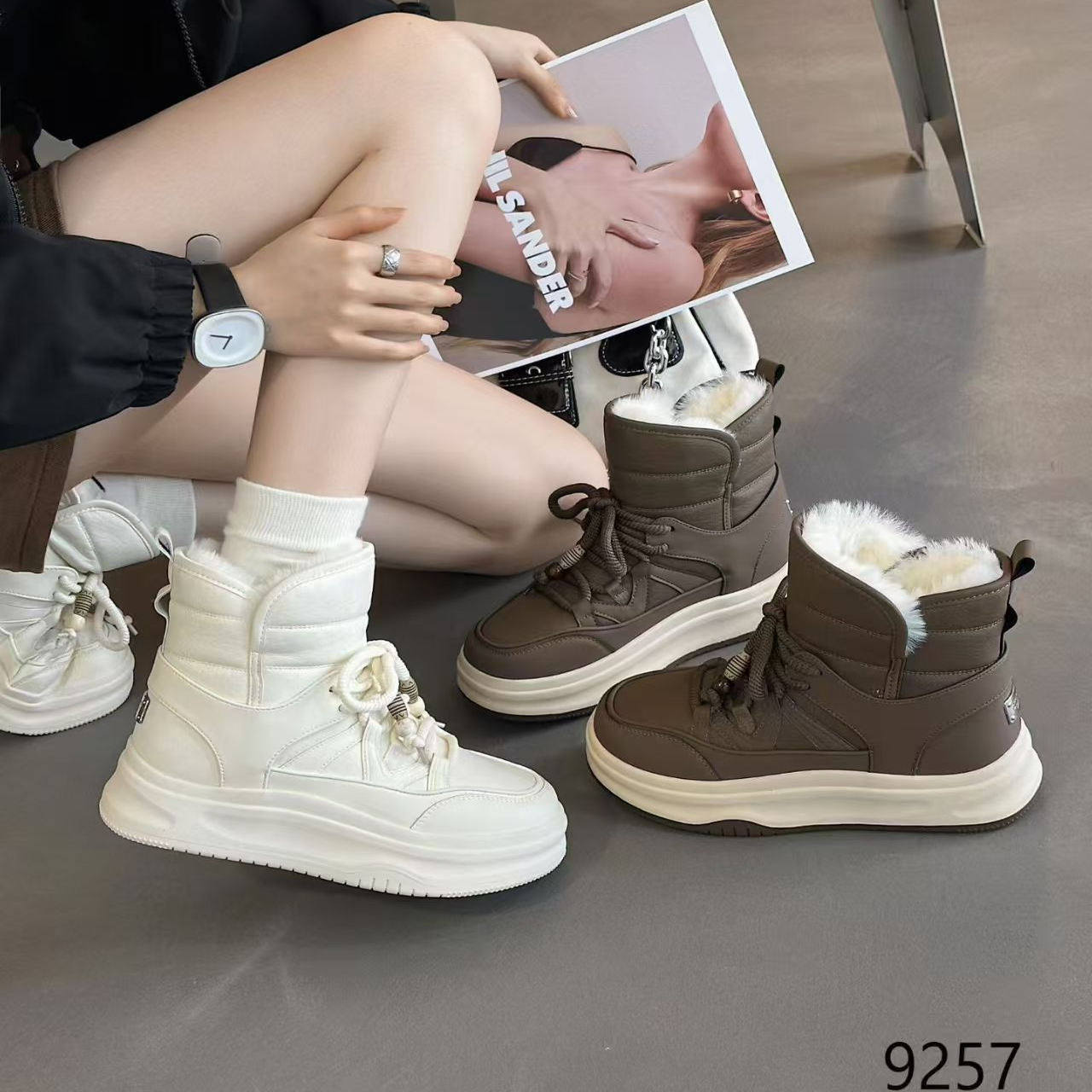 2025冬款厚绒圆头运动板鞋百搭i