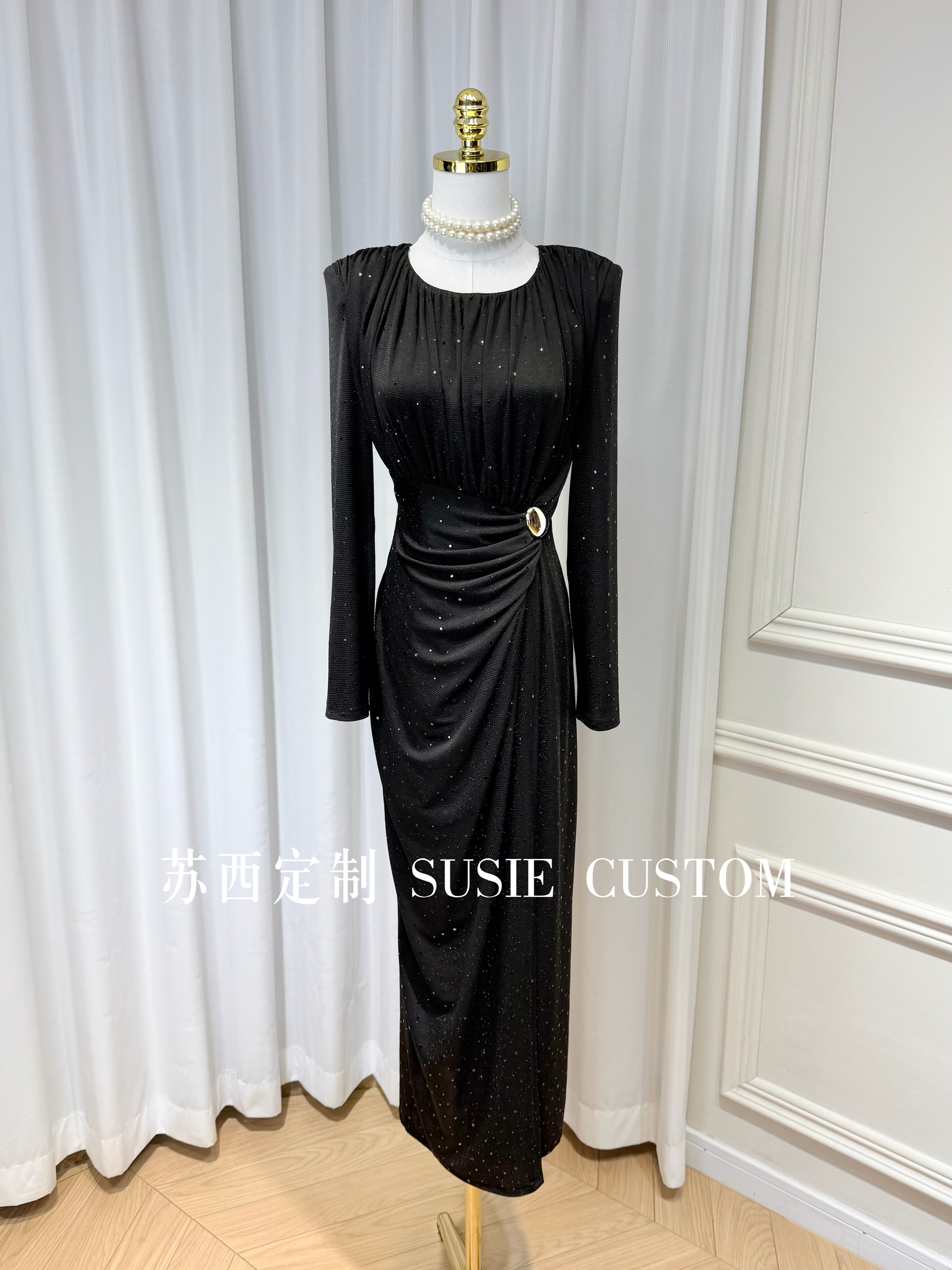 高定气质垫肩金属扣收腰闪闪两片褶皱开叉修身长裙女人味礼服裙