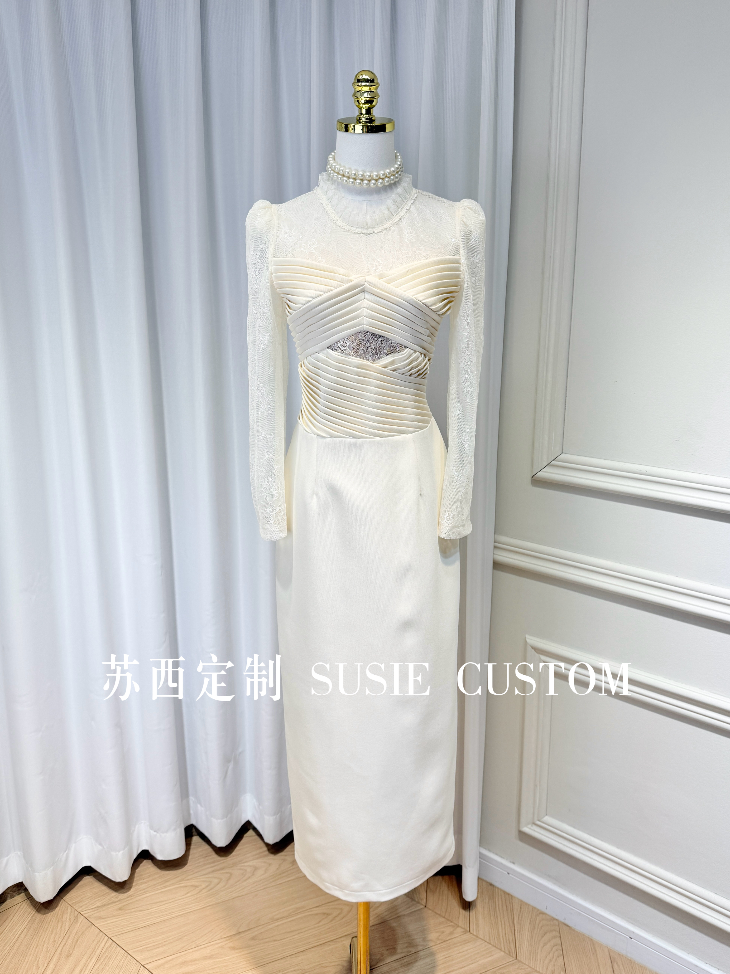 高定小众设计款气质蕾丝木耳边拼接百褶抹胸收腰包臀中长款连衣裙