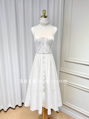 高定法式复古纯欲风褶皱抽绳绑带抹胸收腰排扣修身大摆度假裙长裙