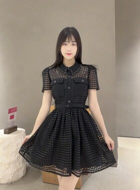 self-stride 2025新款法式黑色网格镂空收腰百搭气质显瘦连衣裙女
