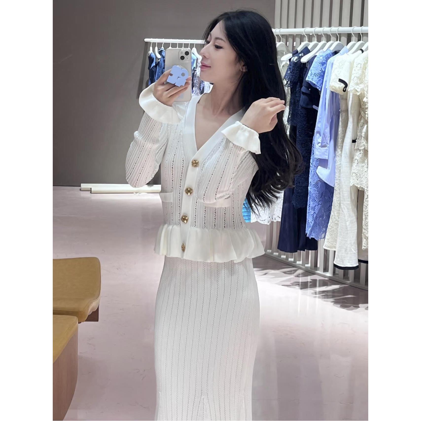 self-stride 2025新款纯净白气质性感镂空白月光针织连衣裙短裙女