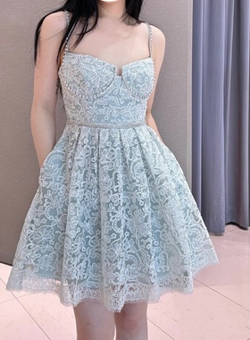 self-stride 2025新款绿色吊带水溶镂空蕾丝度假连衣裙短裙