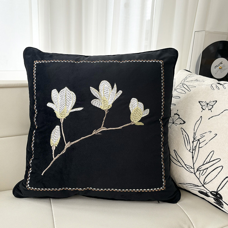 玉兰花绣花丝绒抱枕法式复古轻奢黑色靠枕中式高端客厅沙发靠垫套