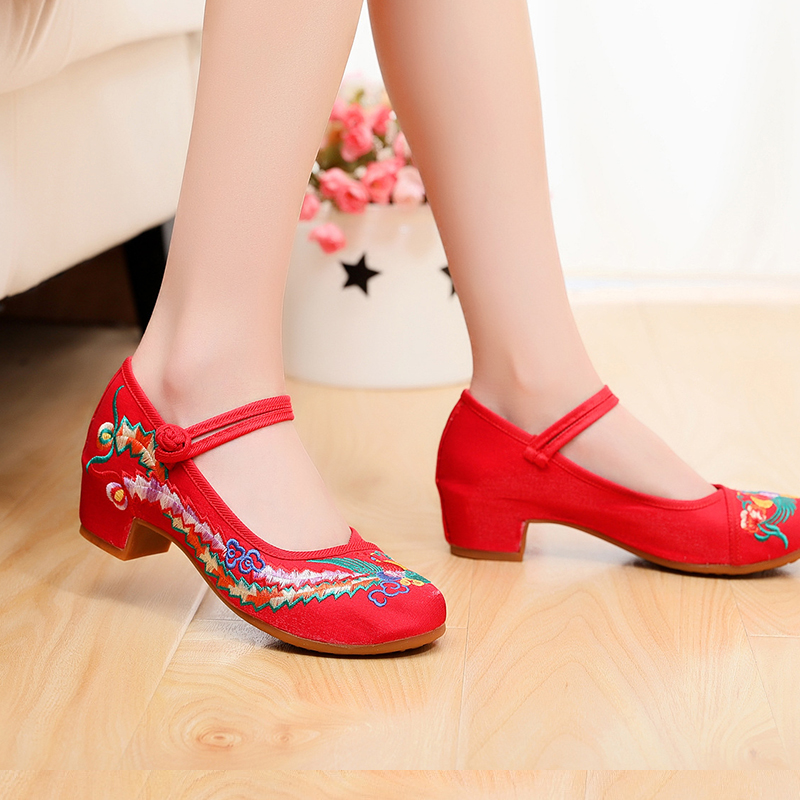 舞蹈鞋女广场舞鞋老北京布鞋民族舞秧歌舞跳舞鞋内增高红色绣花鞋