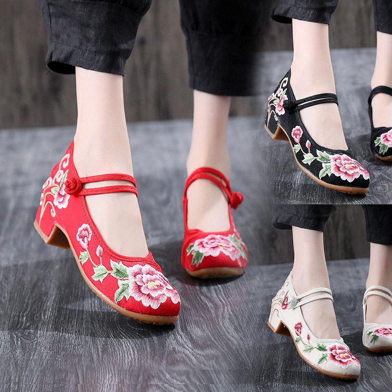 汉服婚鞋广场舞蹈鞋女新款古典舞鞋子中跟绣花北京布鞋民族跳舞鞋
