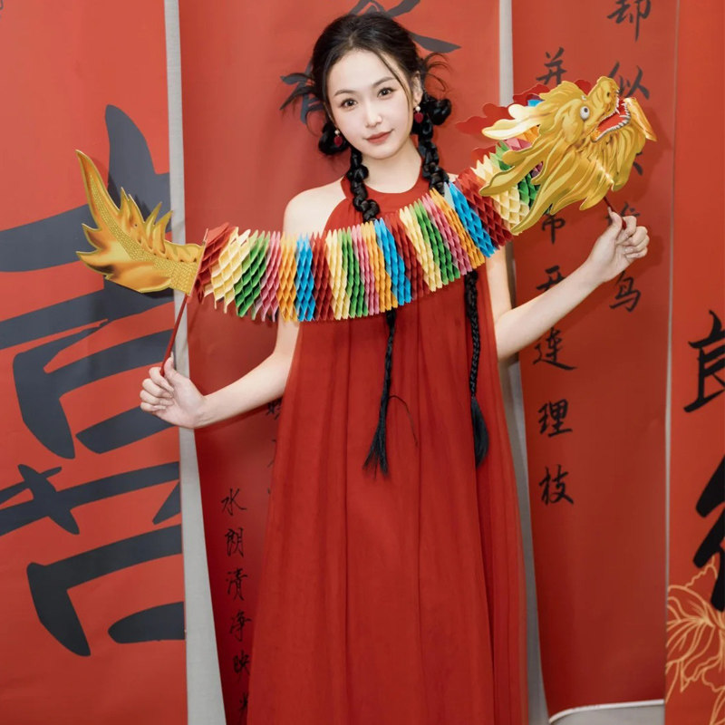 红色挂脖晨袍新娘女结婚订婚敬酒服喜庆无袖露背设计感长款连衣裙