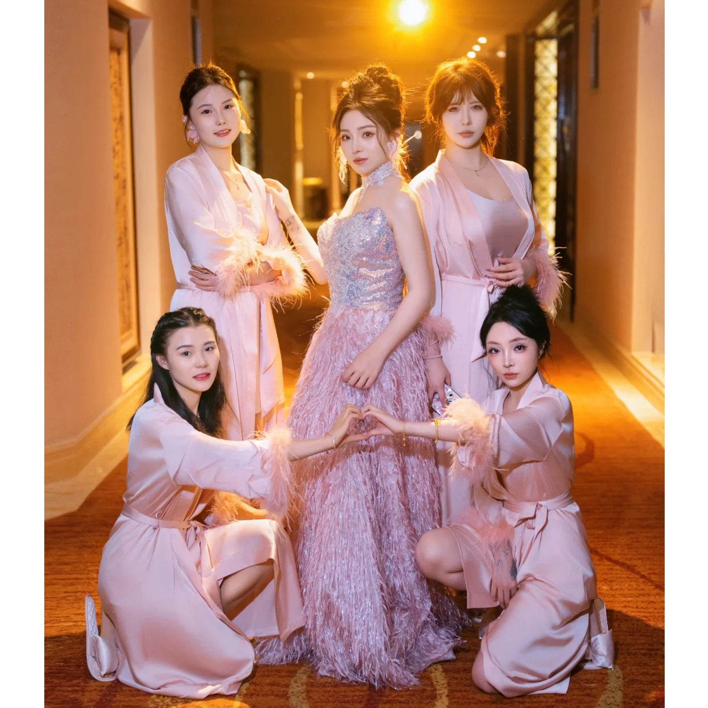 婚礼晨袍女新娘伴娘团丝绸