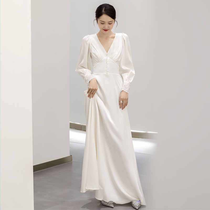 法式轻婚纱长袖v领简约旅拍白色显瘦韩式新娘晨拍迎宾纱蕾丝礼服