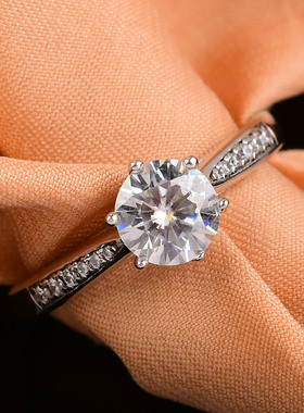 驭驰珠宝女生新店促销