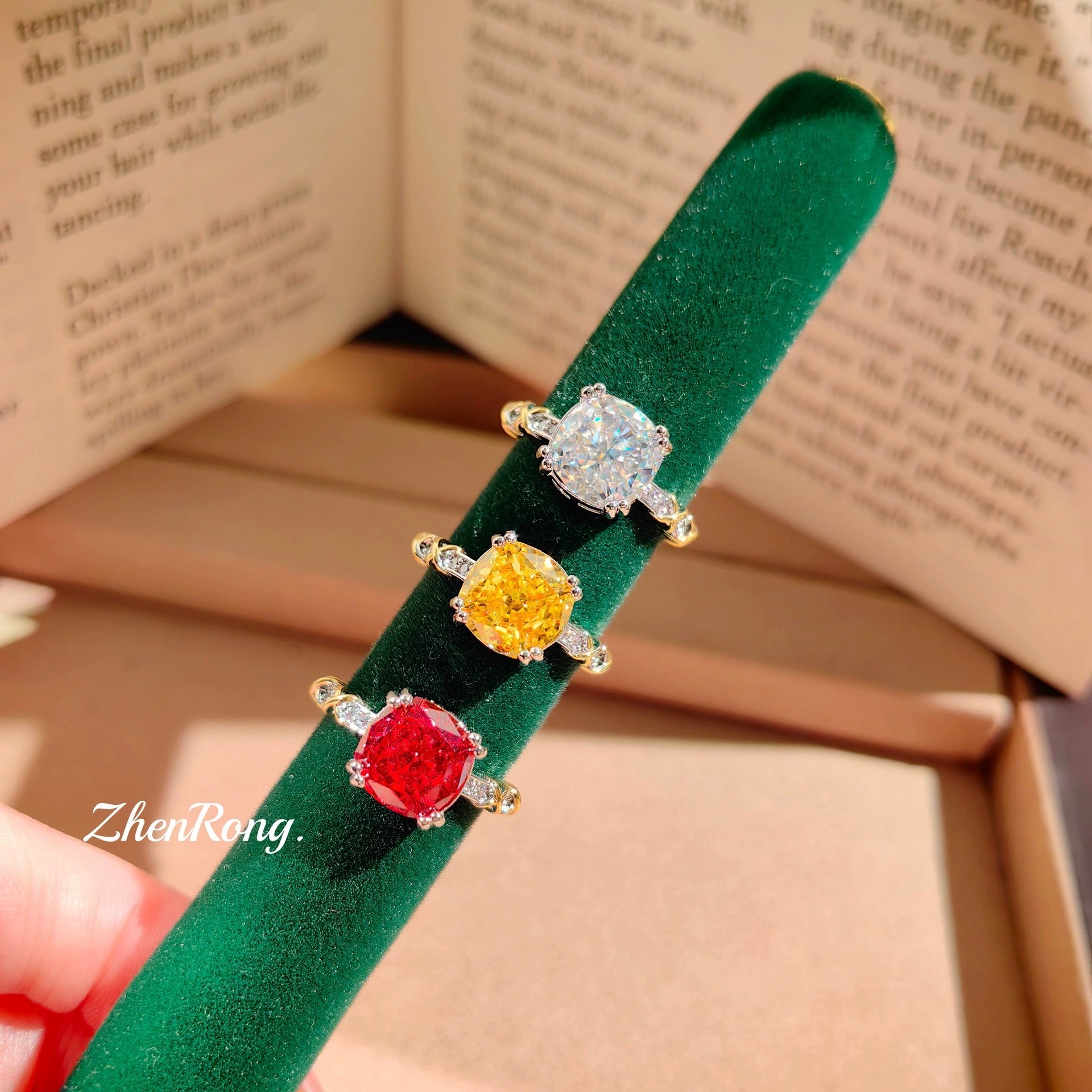 Young冰花切黄钻戒指X设计精致双色金高碳钻肥正方中国红开口女戒