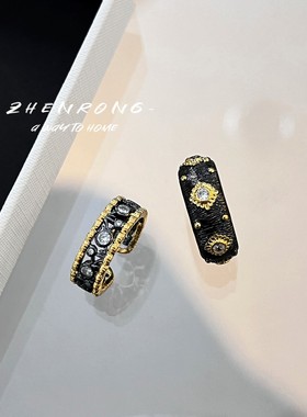 手工拉丝织纹雕金黑金戒指