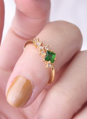 Young小清新日系agete风格6颗小碎钻戒指珠宝14K黄金方钻绿锆石