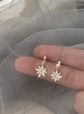 Young925银针小清新花朵精致锆石耳环短款耳钉女新款潮超仙女耳饰