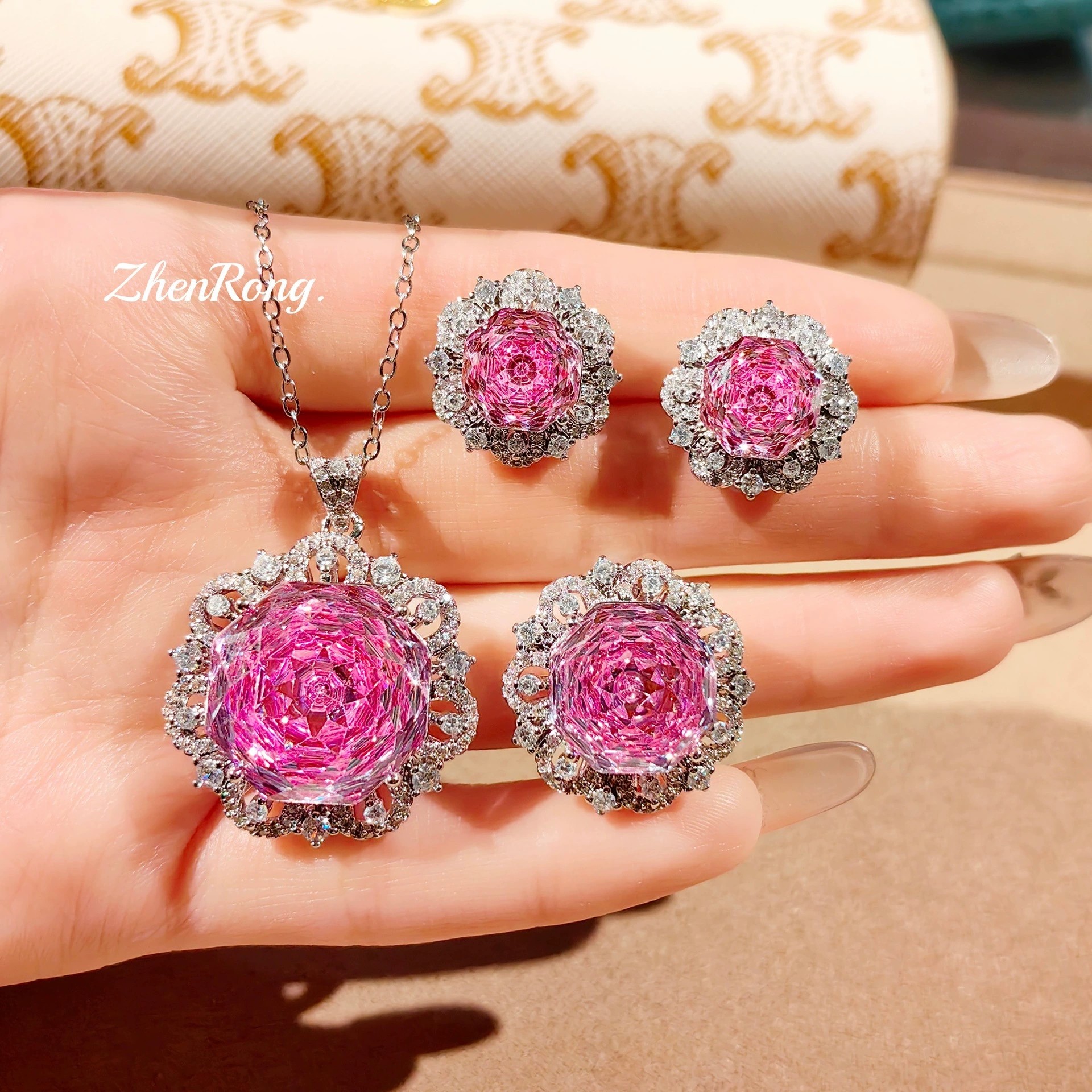 Young太阳花八角千禧玫瑰切项链玫红吊坠高碳钻海蓝戒指彩宝套装