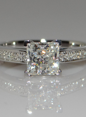 young正方形钻公主女四爪戒指