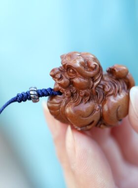 雷击枣木壮的响亮开运木挂件