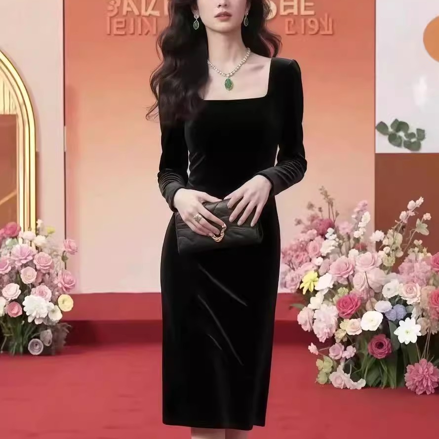 2025年秋季法式轻奢新款高级感优雅中长款黑丝绒连衣裙礼服包臀裙