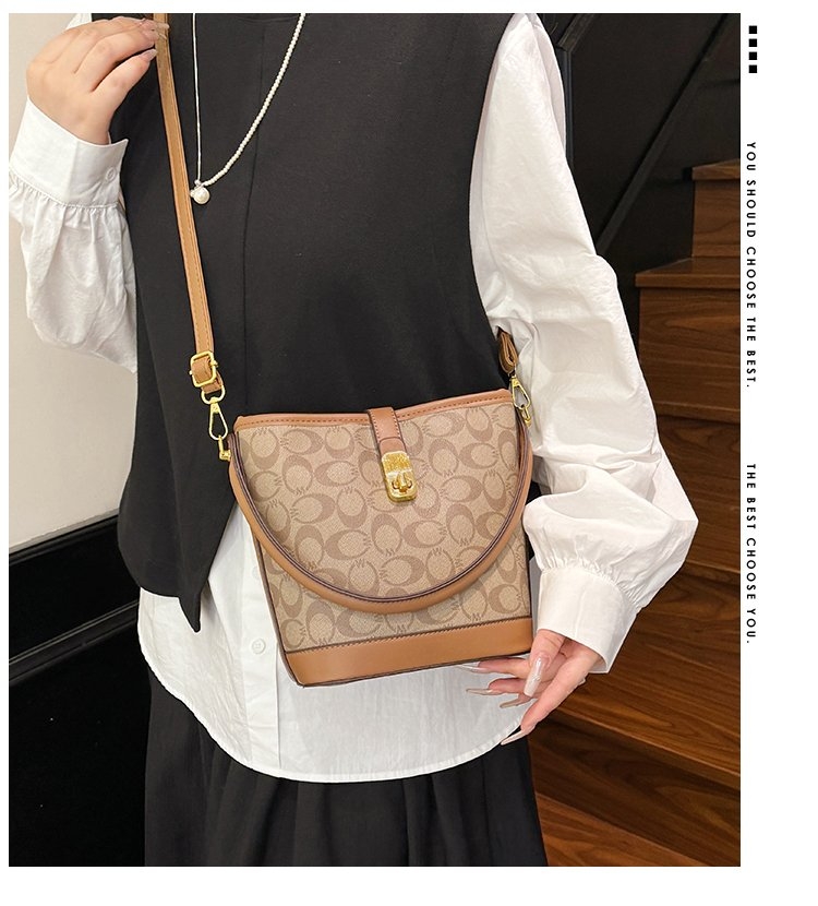 小包包2025新款水桶包女大容量高级感小众上班通勤手提单肩斜挎包