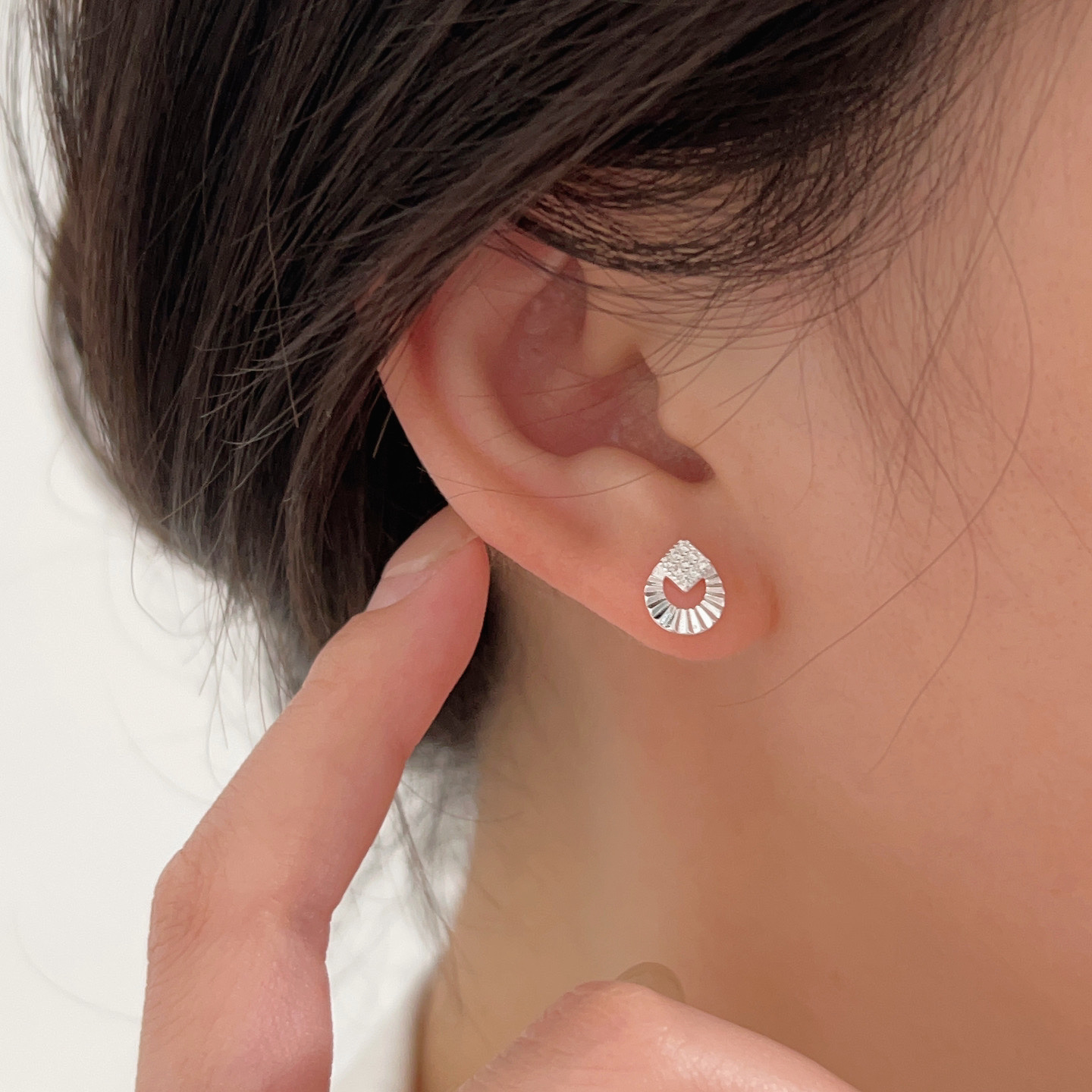 云尚服饰S925纯银菱形小香风耳钉女气质简约高级感2025年耳环