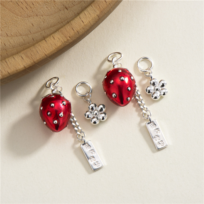 云尚服饰s925纯银电镀滴胶草莓挂件莓有烦恼手链项链吊坠DIY