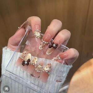 纯手工穿戴甲轻奢高级感法式猫眼显白富家千金风美甲贴片2025新款