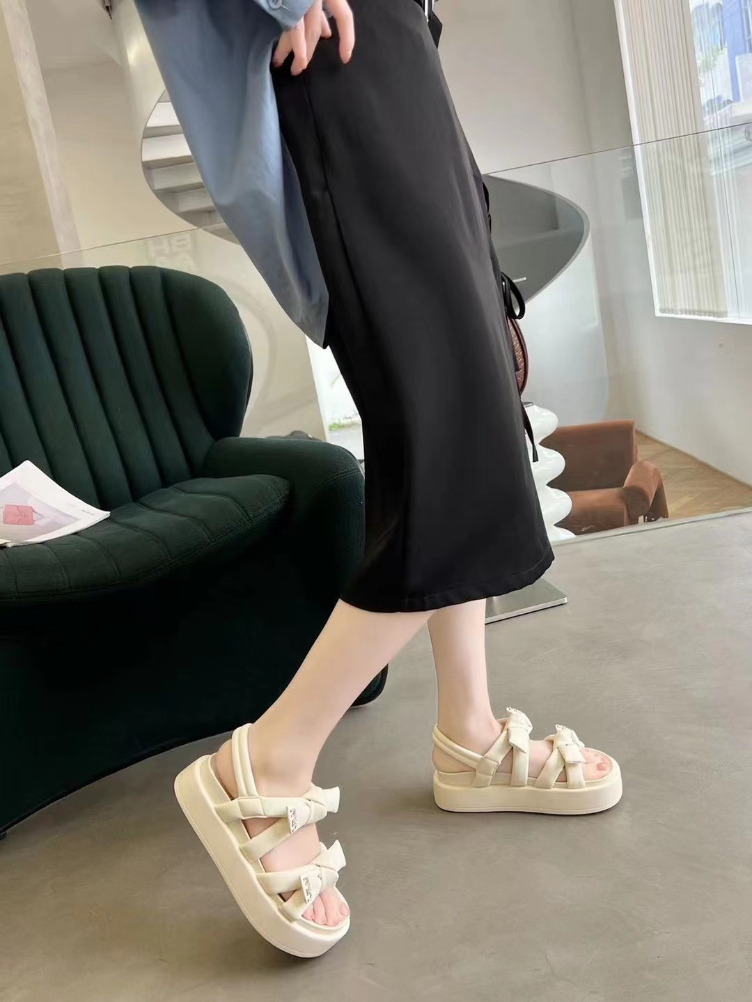 专柜正品夏季新款字母双蝴蝶结水钻增高时尚休闲凉拖真皮女265830