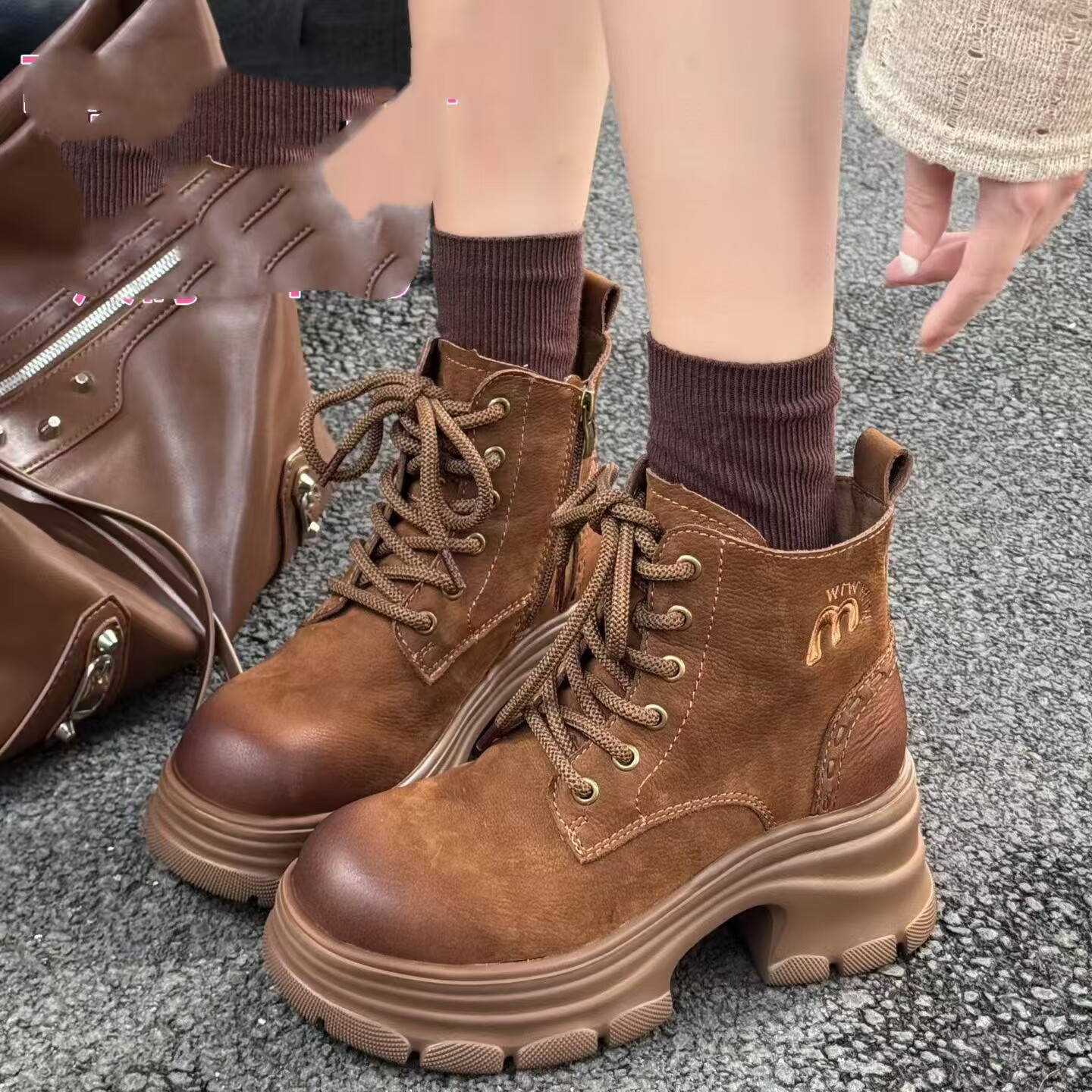 英伦圆头保暖常规款马丁靴369961机车靴高帮棕色秋冬时尚休闲百搭