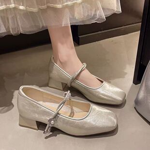 左她法式方头玛丽珍时尚新款气质百搭裙子仙女水钻宴会单鞋ZT8702