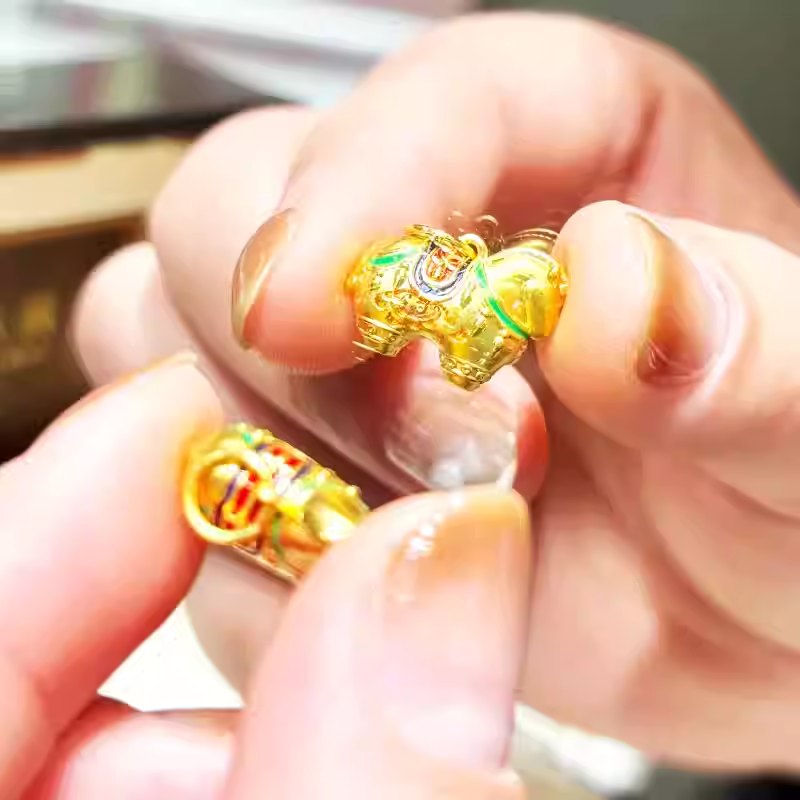 周大福黄金生肖马珐琅唐马吊坠