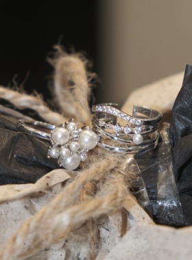 「配了一对」不规则金属水钻&满天星珍珠戒指 适合春夏的银色戒指