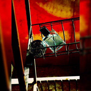 KADAKADA在地下室跳舞汗水香水香氛！锐舞氛围随时感受小众气场