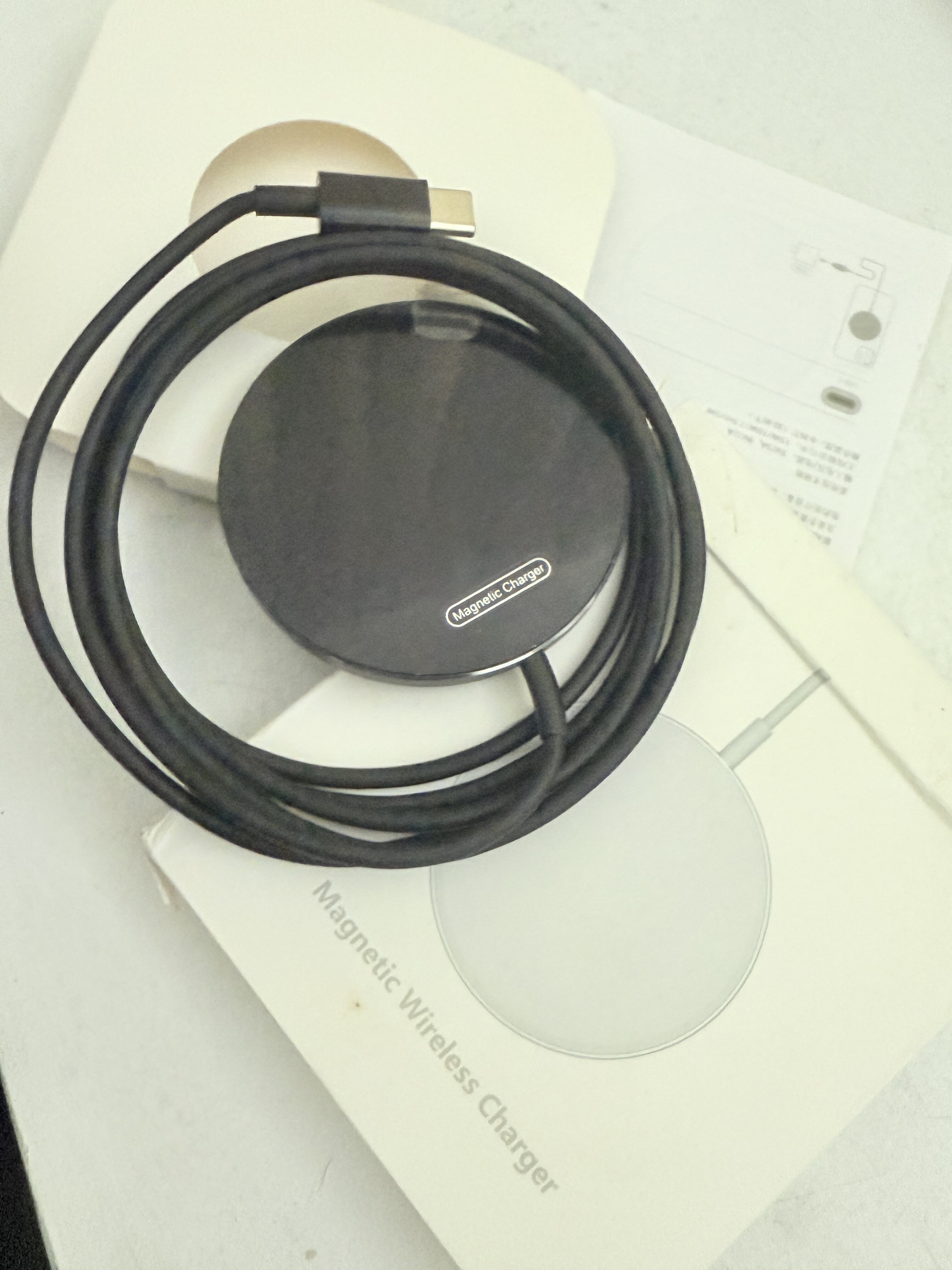 金属磁吸桌面无线充电器5-15w带包装 颜色随机发货,电子/电工,USB/快充/无线充电排插,淘宝优惠券,粉丝福利购,淘宝优惠卷