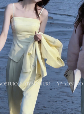 高级时尚百搭外穿内搭吊带上衣女2026夏季新款显瘦修身背心带胸垫