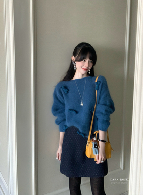 DARA ROSE-浣熊绒蓝色立体蝴蝶结软糯针织宽松毛茸茸保暖毛衣