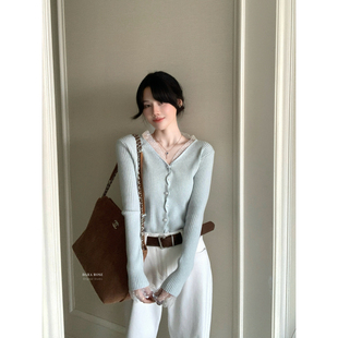 DARA ROSE-春巨美设计韩国温柔蕾丝拼接V领显瘦百搭毛衣针织开衫
