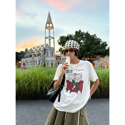 夏上新圆领宽松雪花沙发报纸印花短袖T恤