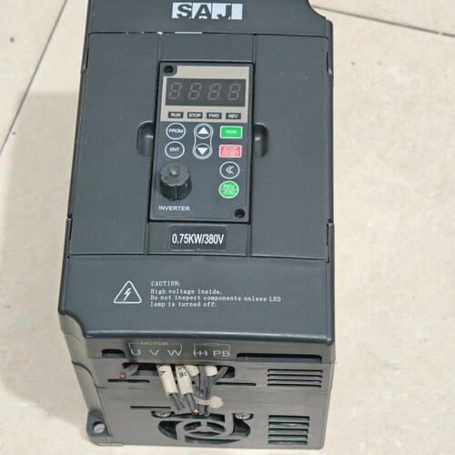 三晶变频器8000-4TR75GB，功率0.75kw，380议价
