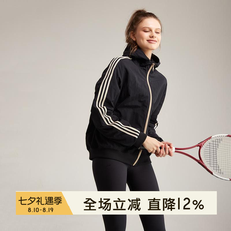 gymna运动休闲女连帽复古棉服