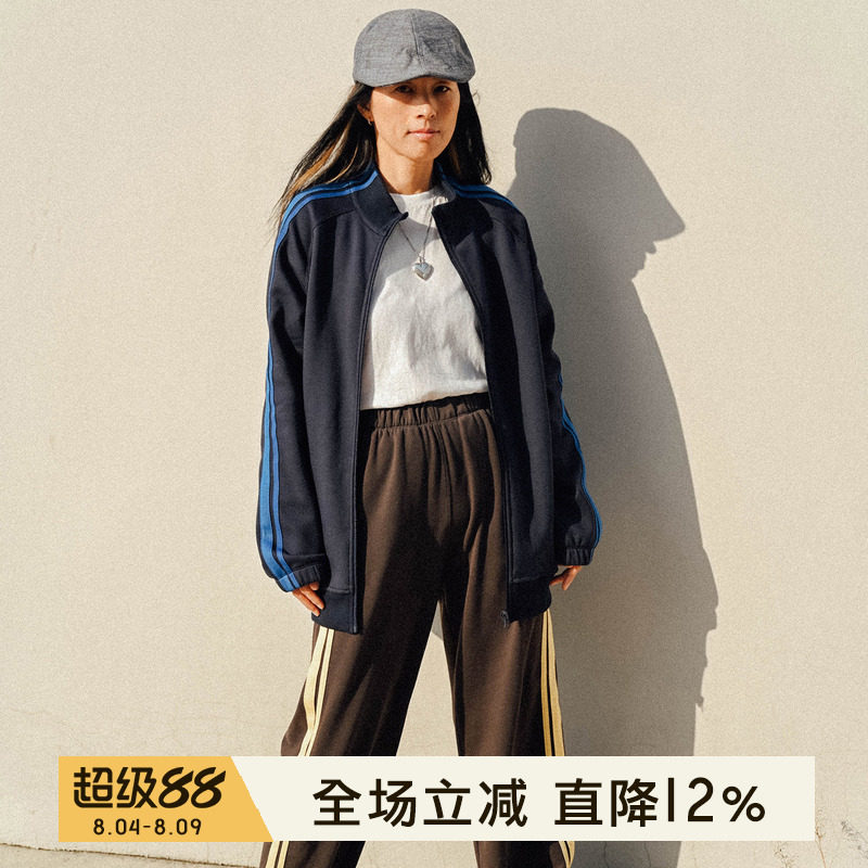 小溪家学院风运动外套